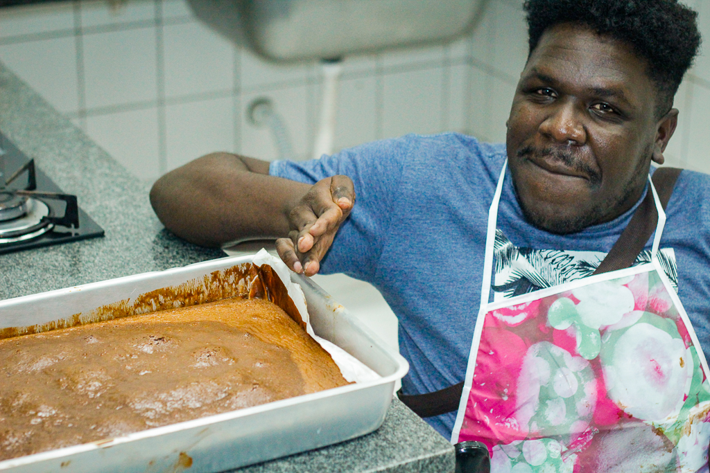 Angelino Cassova tem uma receita e um sonho: visitar a família em Angola