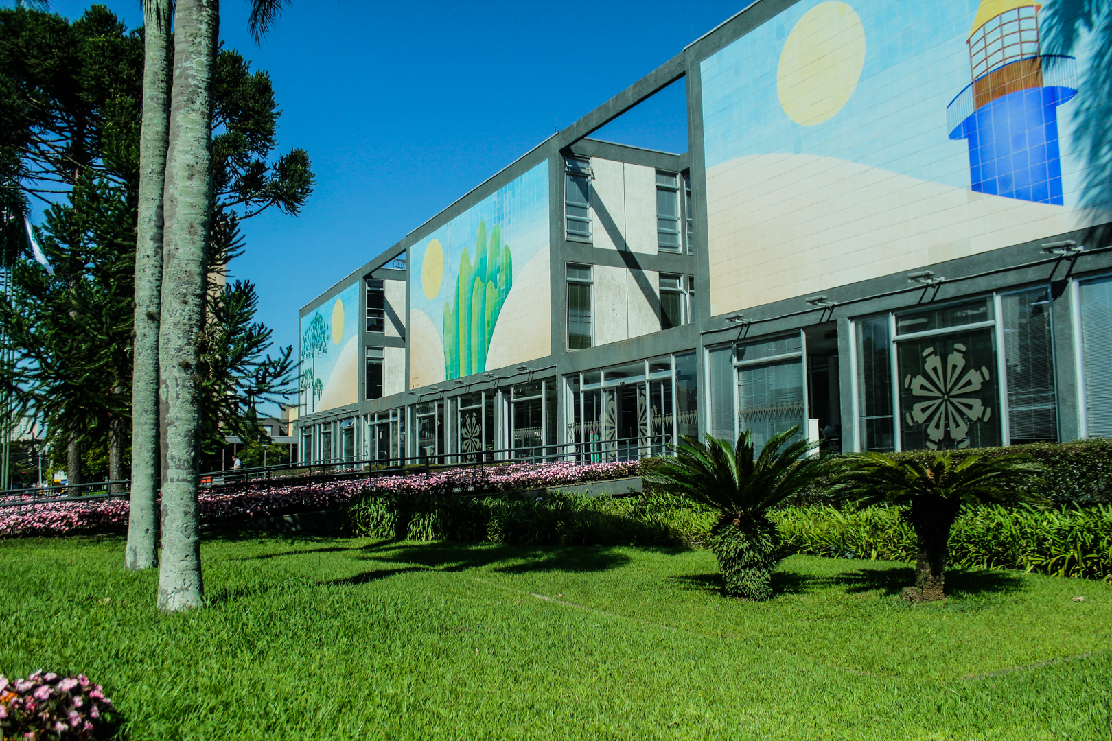 Prefeitura prorroga validade de concursos públicos para 18 carreiras