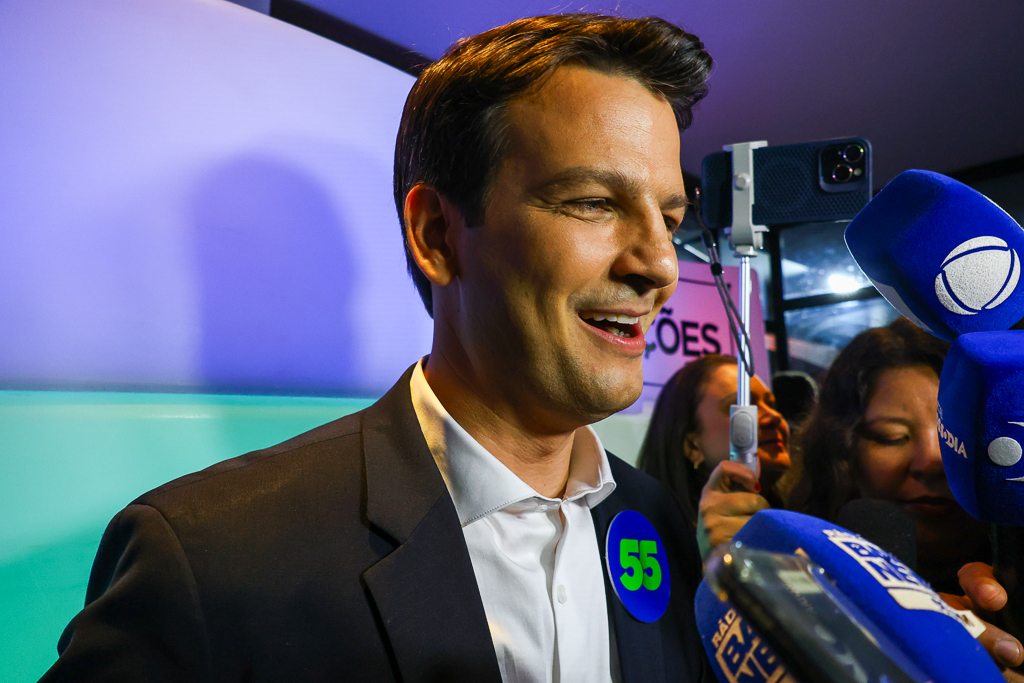 Eduardo Pimentel é eleito prefeito de Curitiba