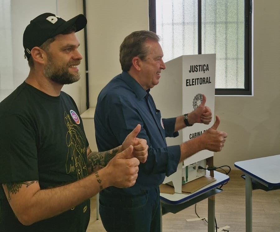 Ducci vota ao lado de Goura e se diz surpreso com últimas pesquisas