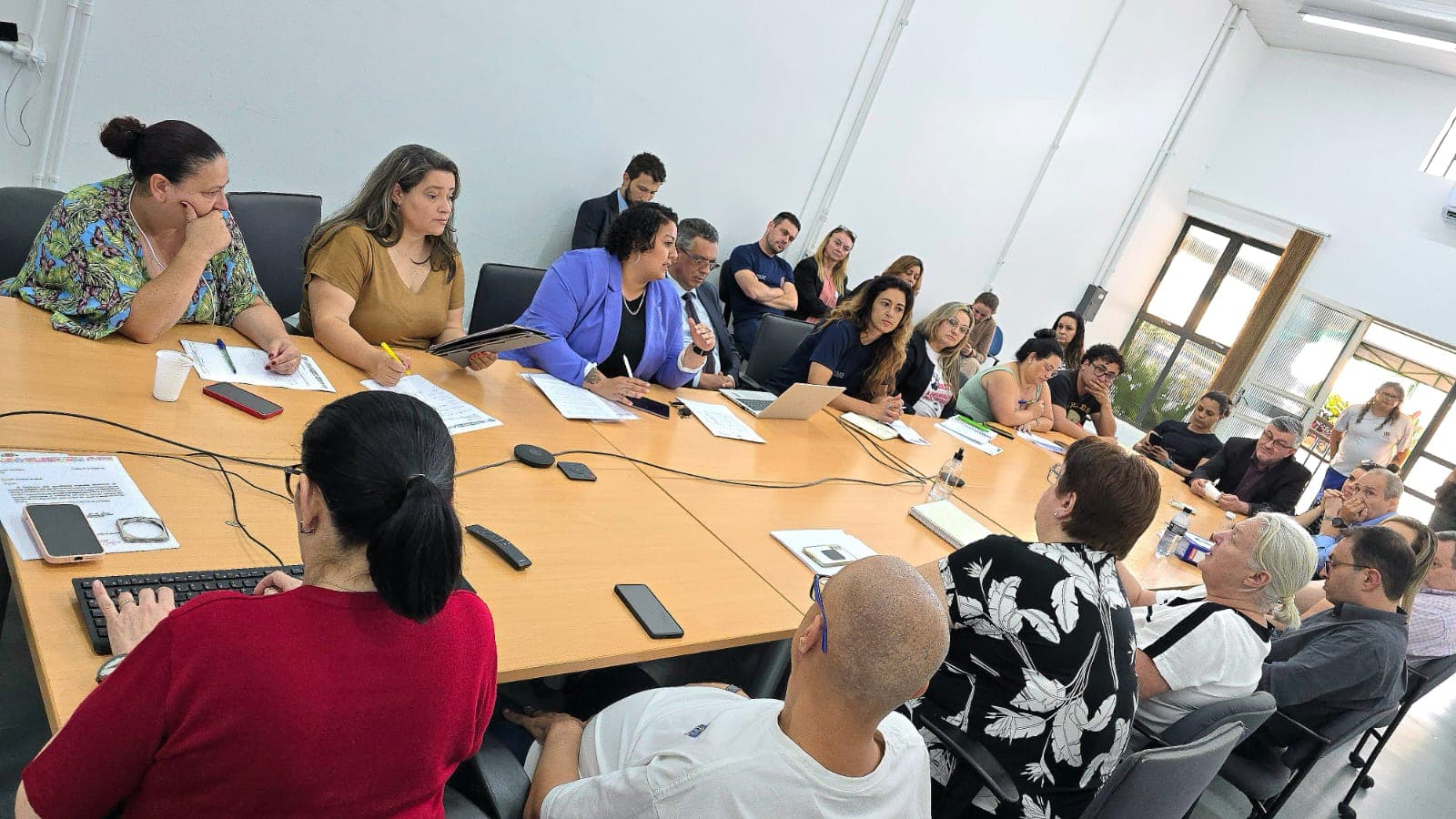 Prefeitura de Curitiba nega aumento real para servidores e promete mudar data-base para março