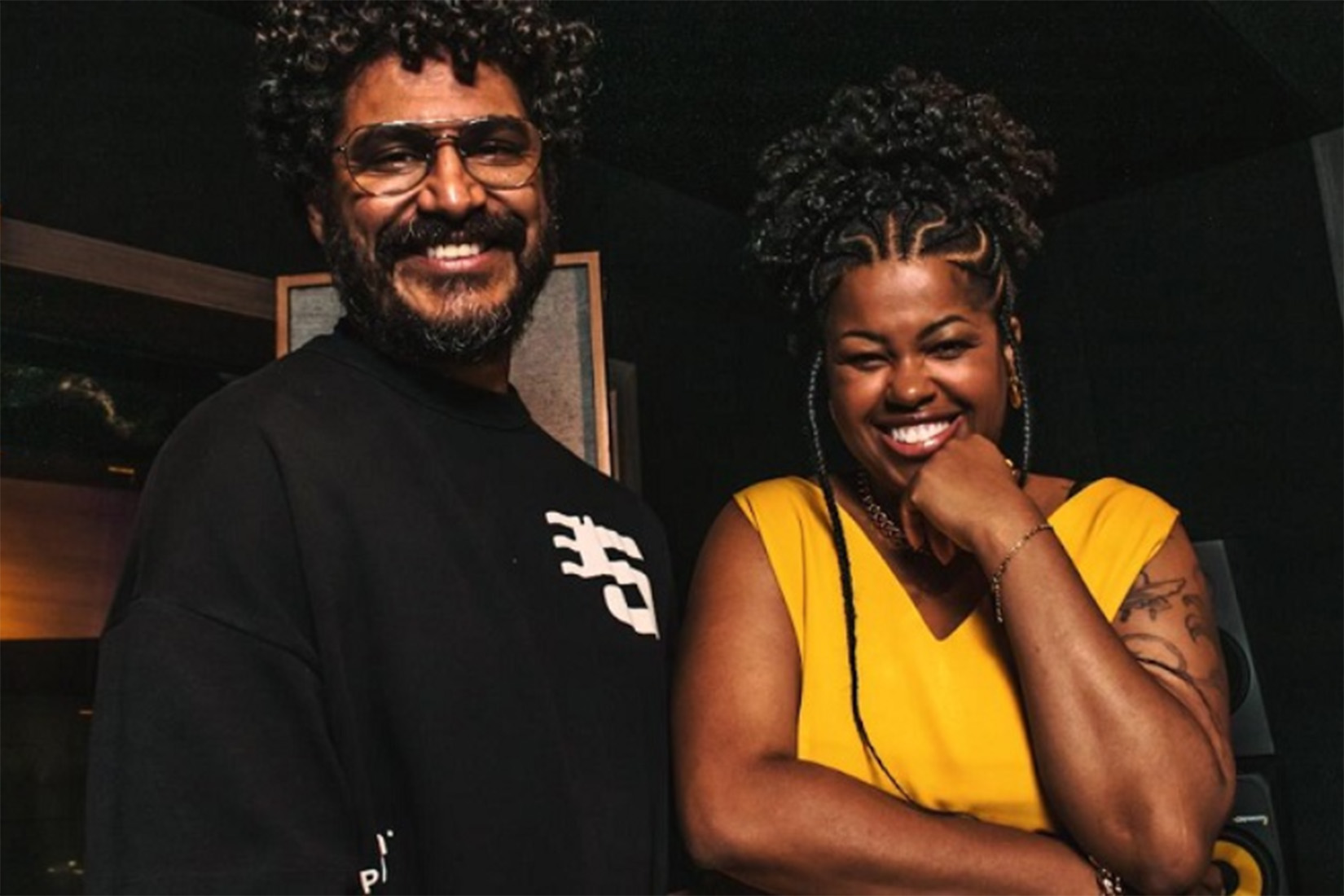 Criolo apresenta show em Curitiba com participação especial de Janine Mathias