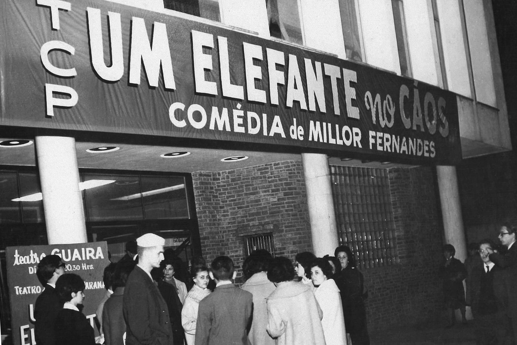 Livro inédito resgata os 60 anos do Teatro de Comédia do Paraná