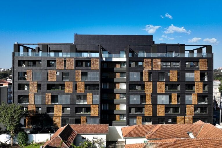 Curitiba tem primeiro edifício a compensar emissões por obra no Brasil