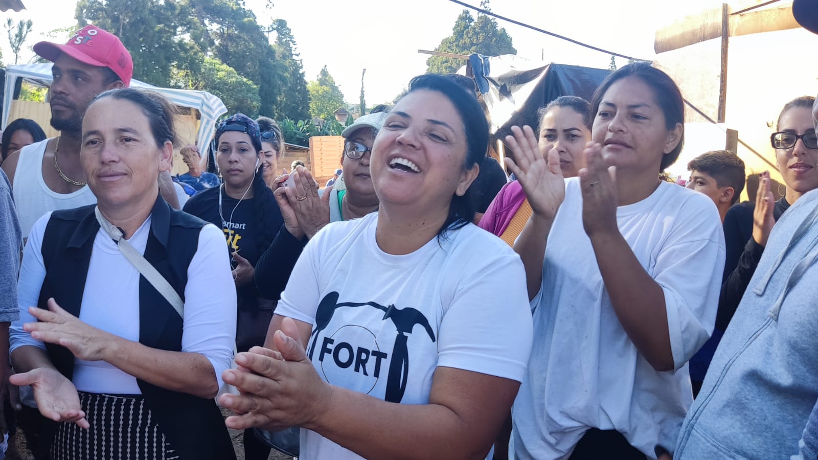 Seis áreas de ocupação de Curitiba fazem reunião para discutir moradia