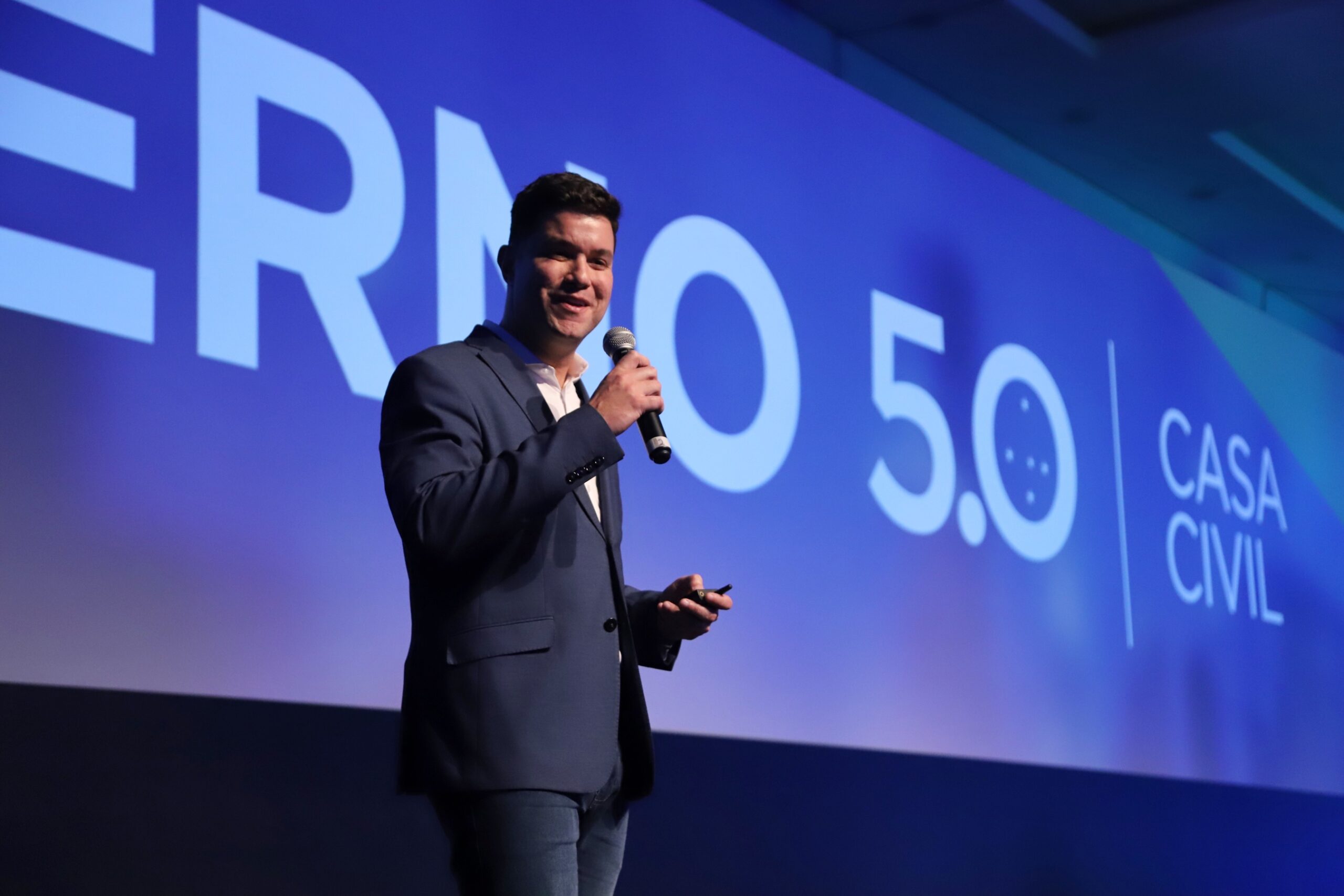 Contra a privatização, funcionários da Celepar lançam carta aberta ao secretário Guto Silva