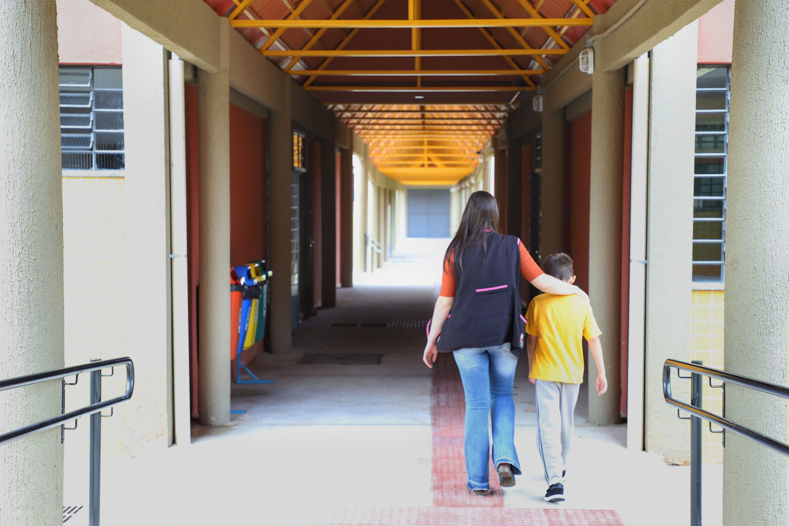 Decreto de Ratinho Júnior deixa salário de professores longe do Piso Nacional do Magistério
