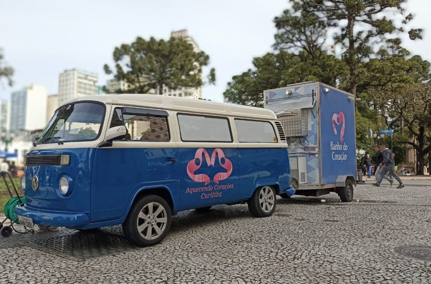 Incêndio em kombi prejudica apoio da ONG Aquecendo Corações a pessoas em situação de rua
