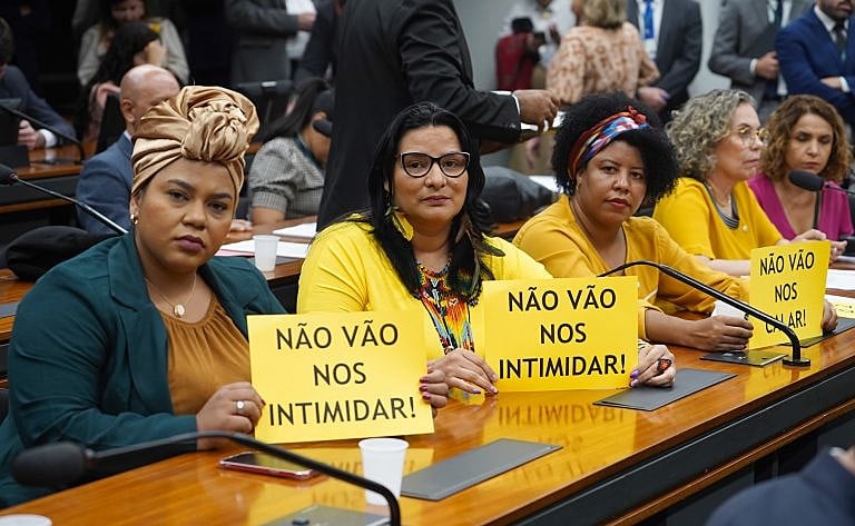 Mulheres são os principais alvos de ofensas e ameaças no ambiente político
