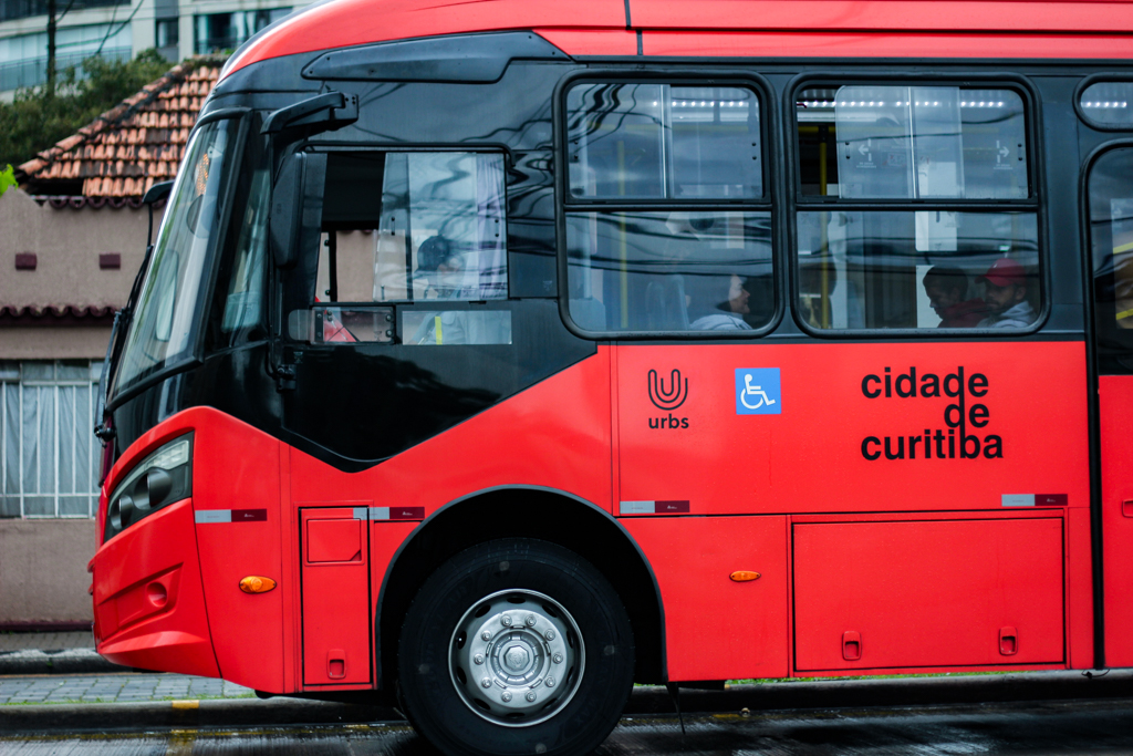 Tarifa do ônibus no domingo baixou, mas não empolgou ninguém