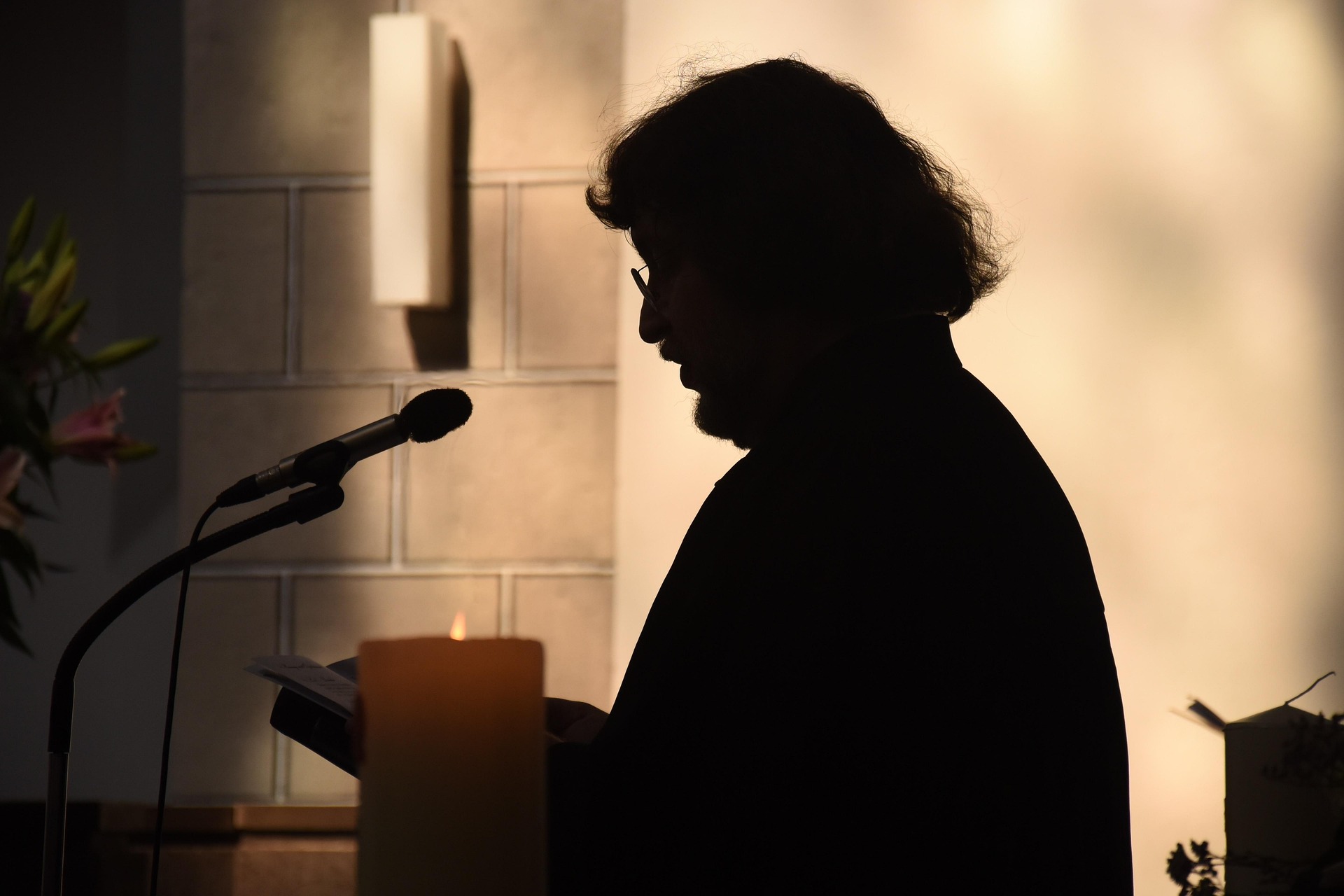 Atuação como pastor evangélico não cria vínculo empregatício, decide TRT
