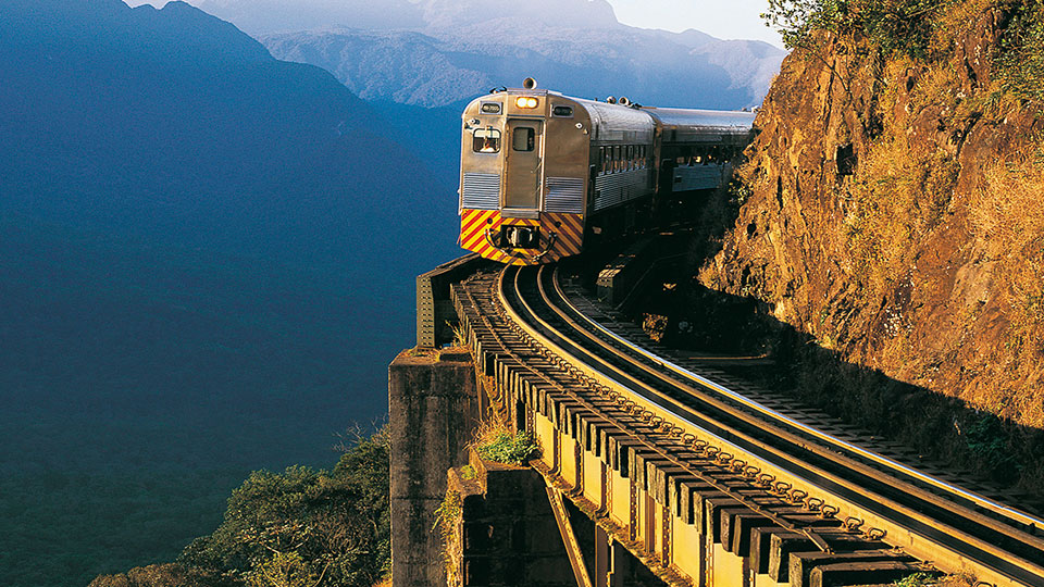 Viagem de trem Curitiba-Morretes é eleito o 14º passeio mais bonito do mundo