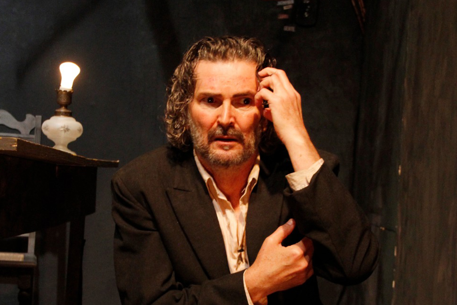 Para Eduardo Giacomini, o teatro revela “poeticamente o que está na frente dos nossos olhos e não vemos”