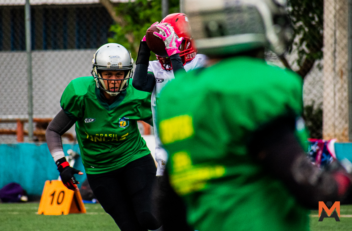 Atletas curitibanas da Seleção de Futebol Americano fazem vaquinha para participar de torneio