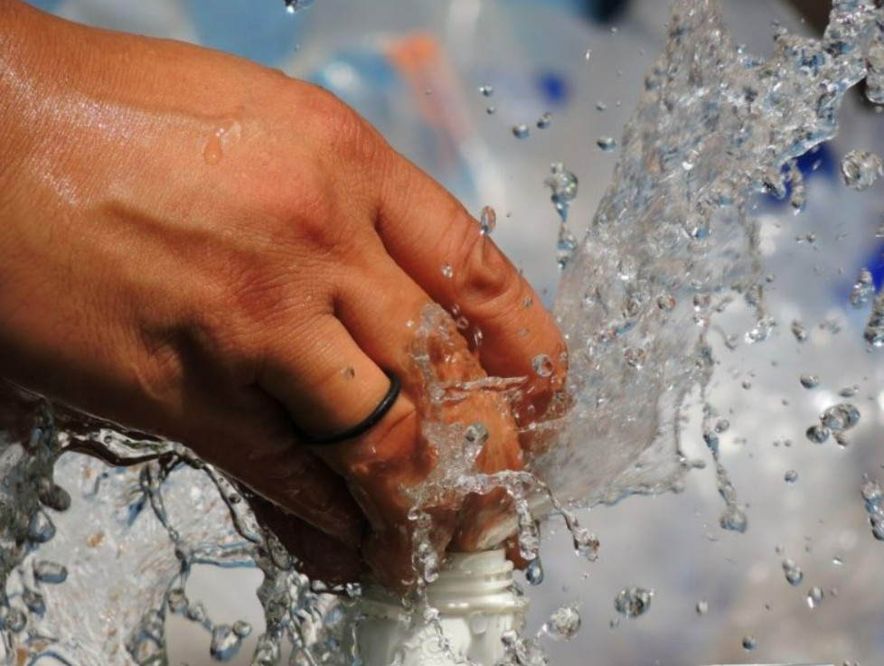 Consumo de água cresce 10% em Curitiba em dias de calorão