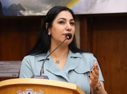 Áudios revelam trama para cassar mandato de vereadora em Foz do Iguaçu
