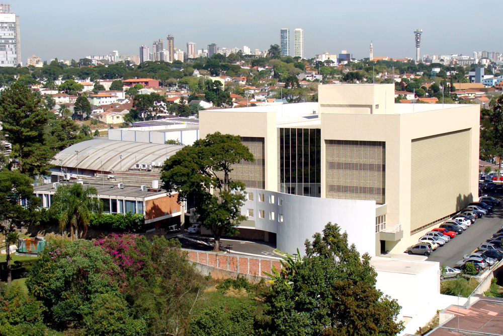Celepar prepara mais três contratos sem licitação para estudar privatização; valor total passa de R$ 10,3 milhões