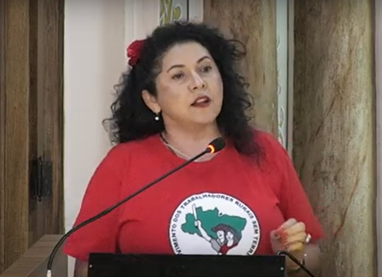 Em reação a camiseta do MST, Câmara de Curitiba exige que vereadoras usem “vestimentas formais”
