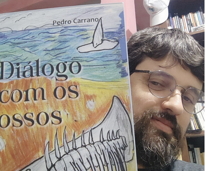 Pedro Carrano lança seu décimo livro em Curitiba
